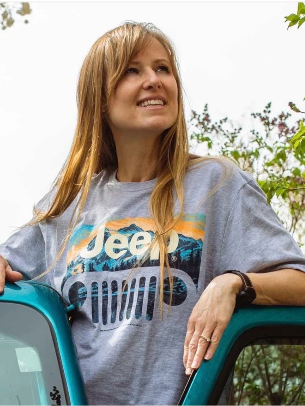 Jeep Mountain View Graphic Tee Size Small